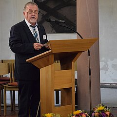 Dekan und Pfarrer i.R. Storch spricht Grußworte