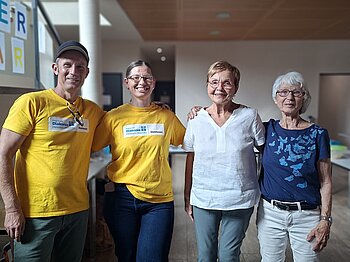 Gruppenbild von Mitarbeitenden der Kirche und der Diakonie